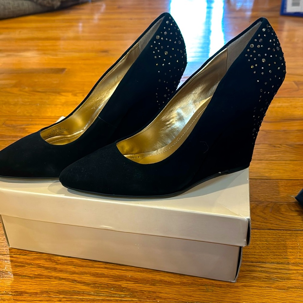 BCBGeneration black suede wedge size 10 Brand new never worn